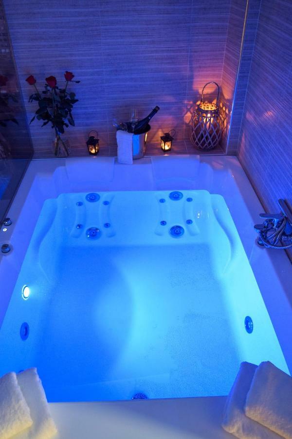 Nephele Luxury Suite เทสซาโลนิกิ ภายนอก รูปภาพ