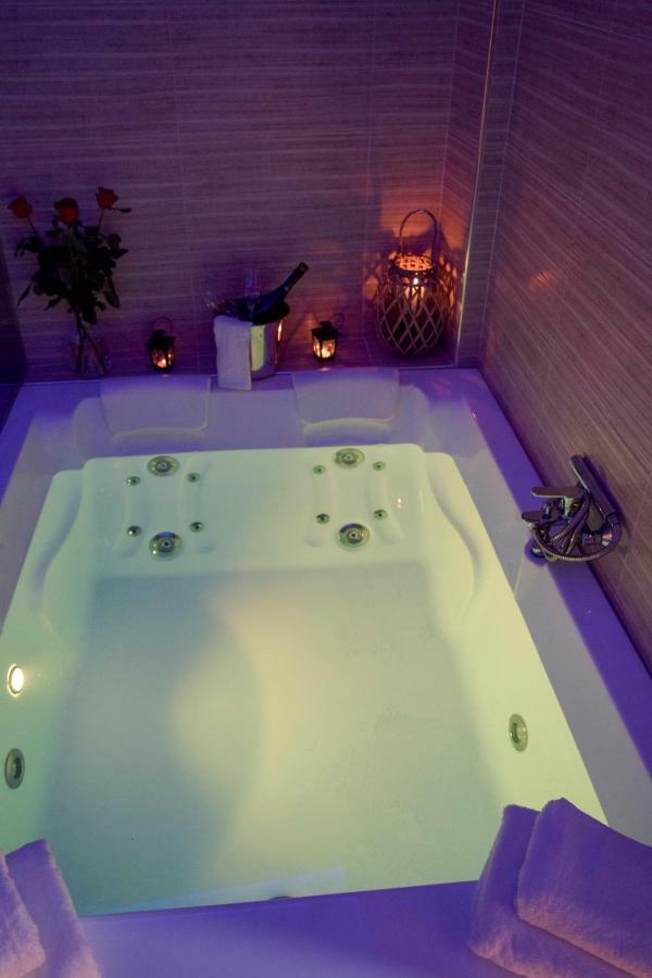 Nephele Luxury Suite เทสซาโลนิกิ ภายนอก รูปภาพ