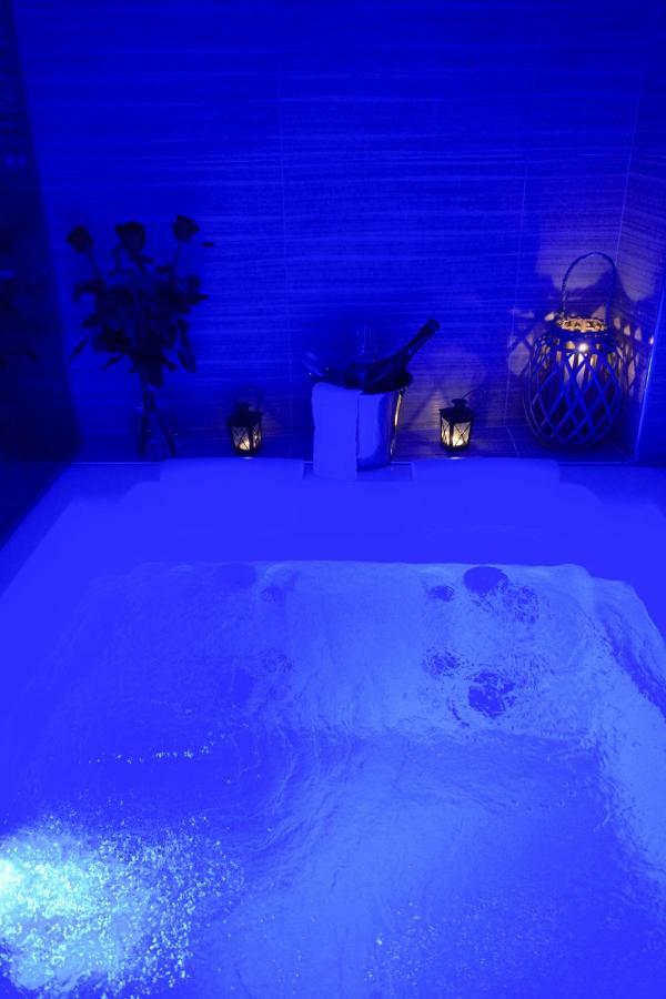 Nephele Luxury Suite เทสซาโลนิกิ ภายนอก รูปภาพ